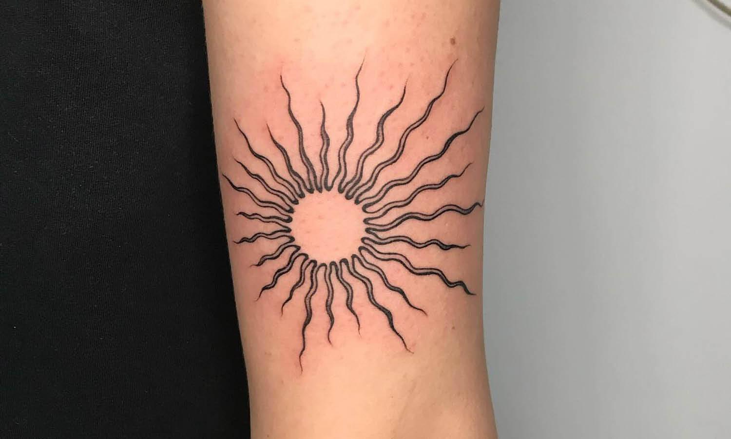 30 Best Sun Tattoo Ideas You Should Check - Kreafolk