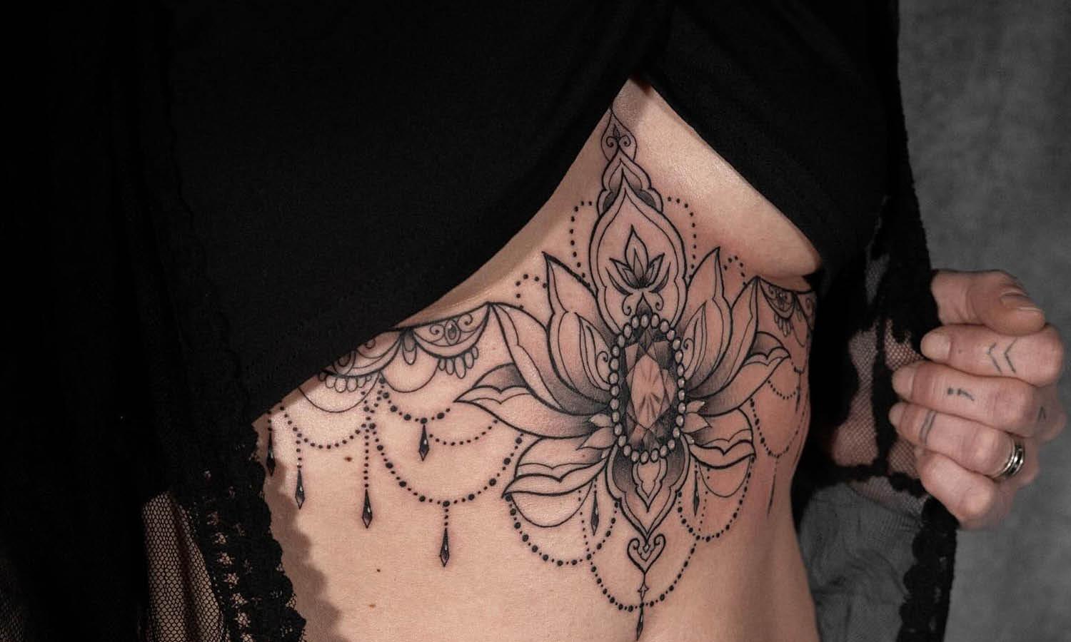 30 Best Under Boob Tattoo Ideas You Should Check - Kreafolk
