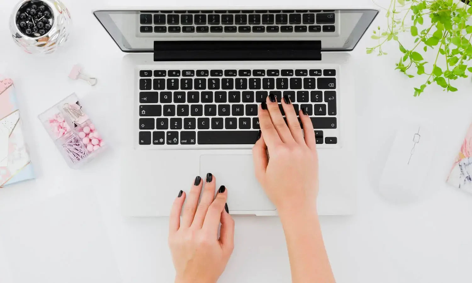 10 Tips To Choose A Professional Nail Looks For Work