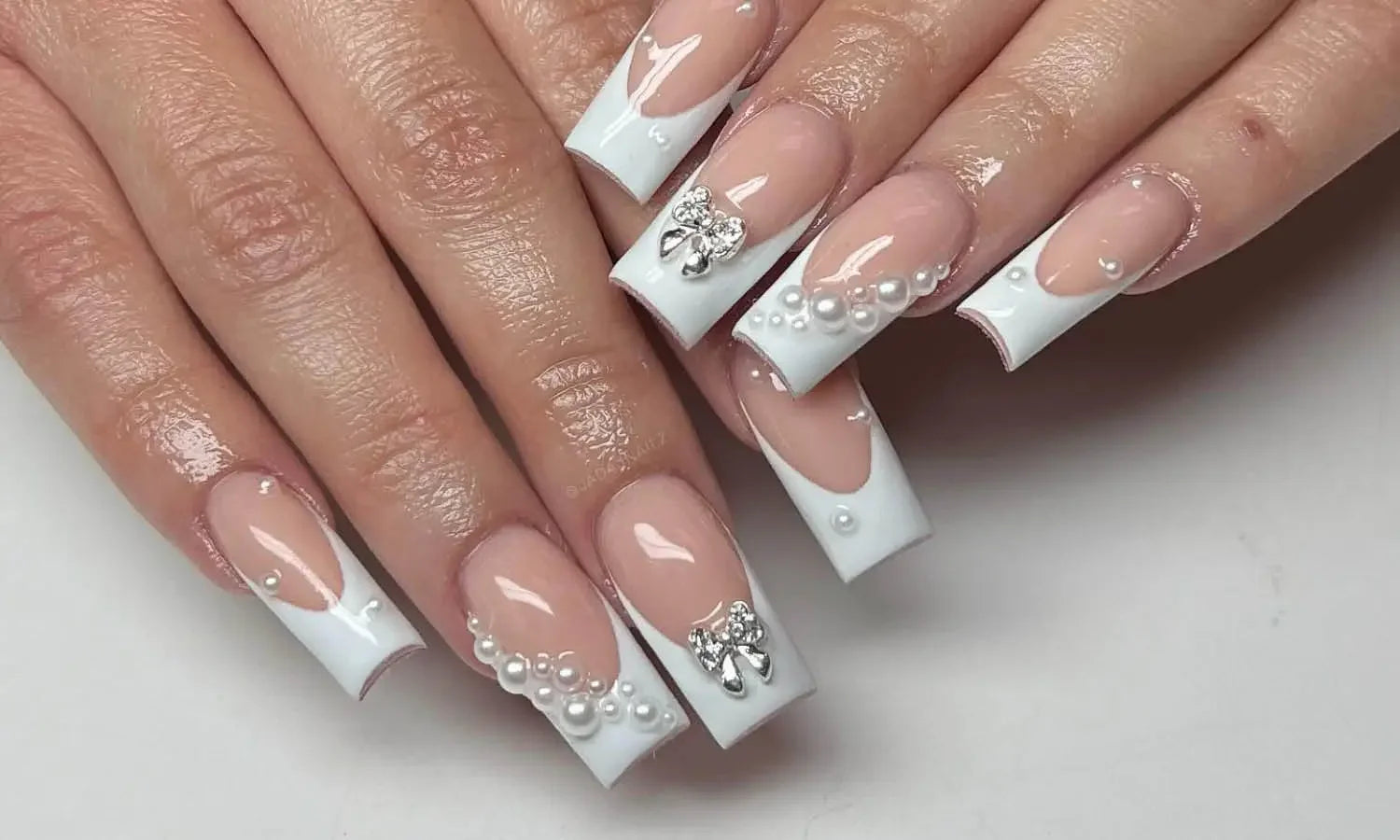 Glamorous Opulent Pearl Nail Trends