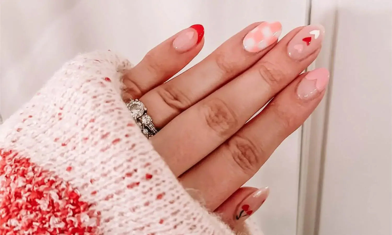 Adorable Tiny‑Heart Short Nail Ideas