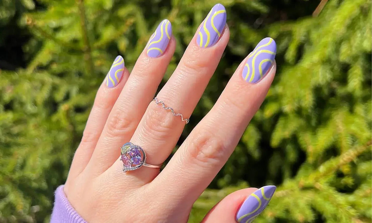 30 Best Squiggly Nail Design Ideas You Should Check