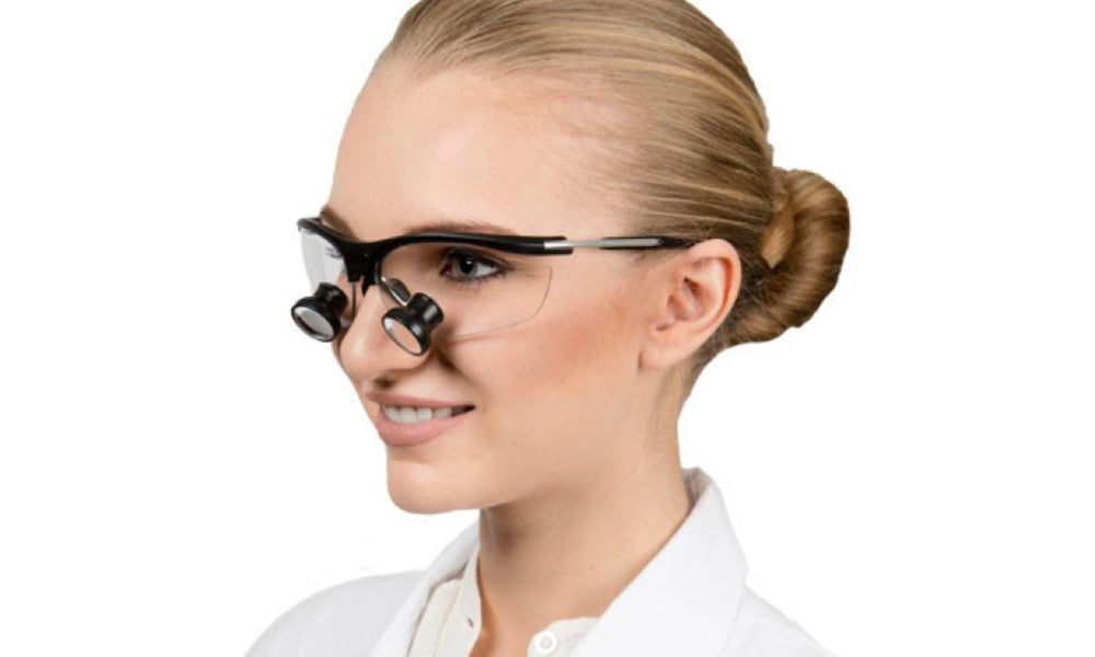 From Dental Clinics to Operating Rooms: Innovative Uses of Surgical Loupes