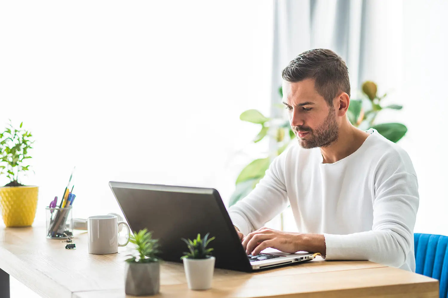 Hire A Logo Designer On Guru | Complete Review