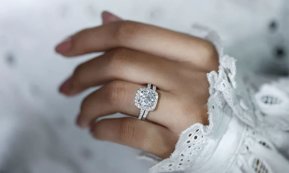 How to Purchase a Lab-Grown Diamond Engagement Ring Without Getting Swindled