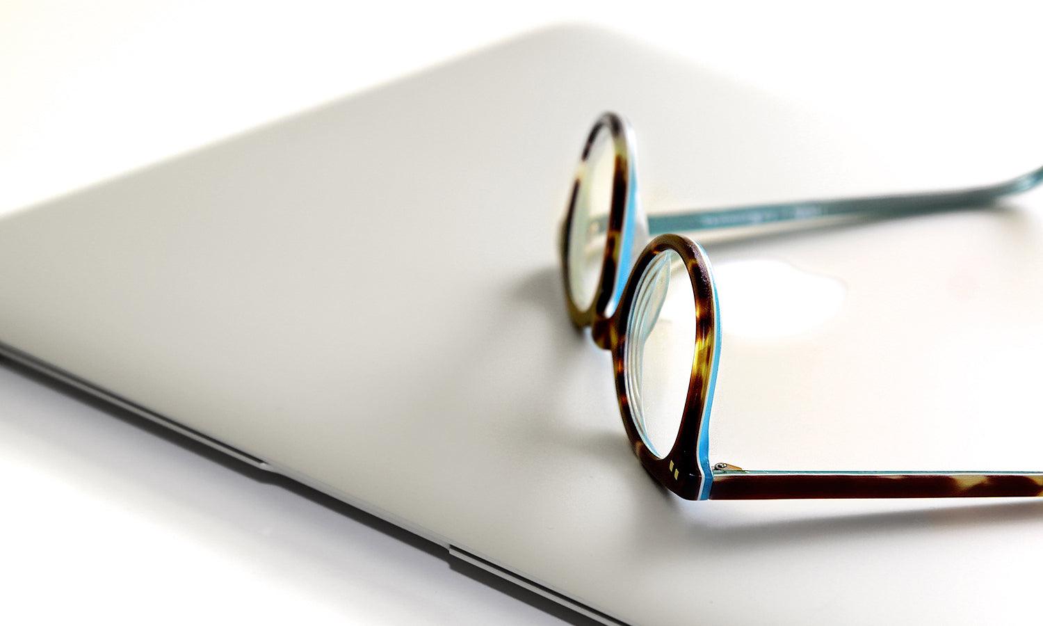 Smart Glasses: What You Need to Know About the Futuristic Eyewear - Kreafolk
