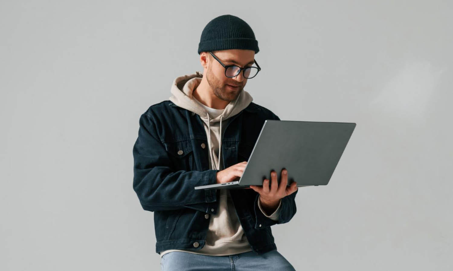 Top 5 Logo Design Contest Websites You Must Check - Kreafolk