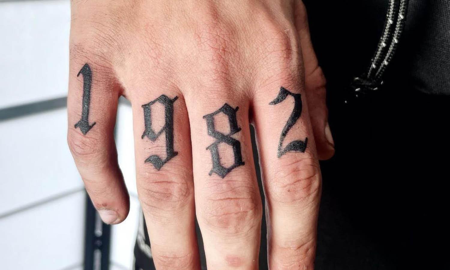 30 Best Finger Tattoo Ideas You Should Check - Kreafolk