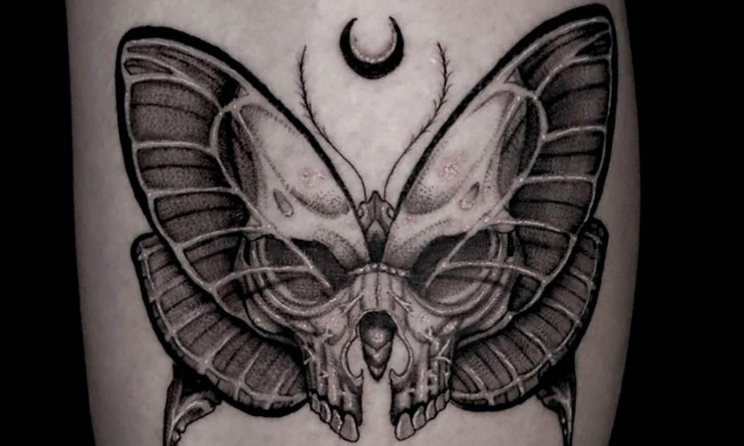 30 Best Moth Tattoo Ideas You Should Check - Kreafolk