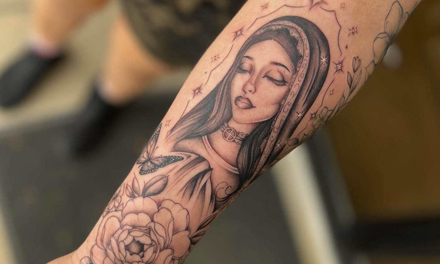 30 Best Virgin Mary Tattoo Ideas You Should Check - Kreafolk