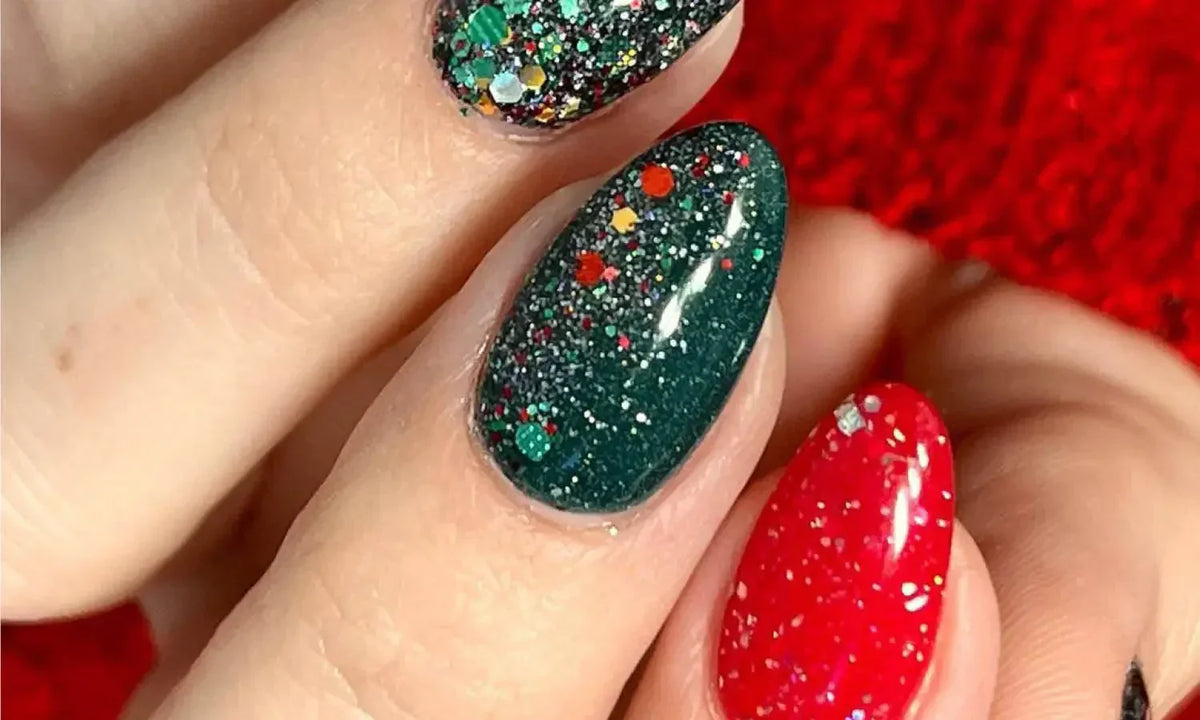 red nails with green dress Red nails, green dress