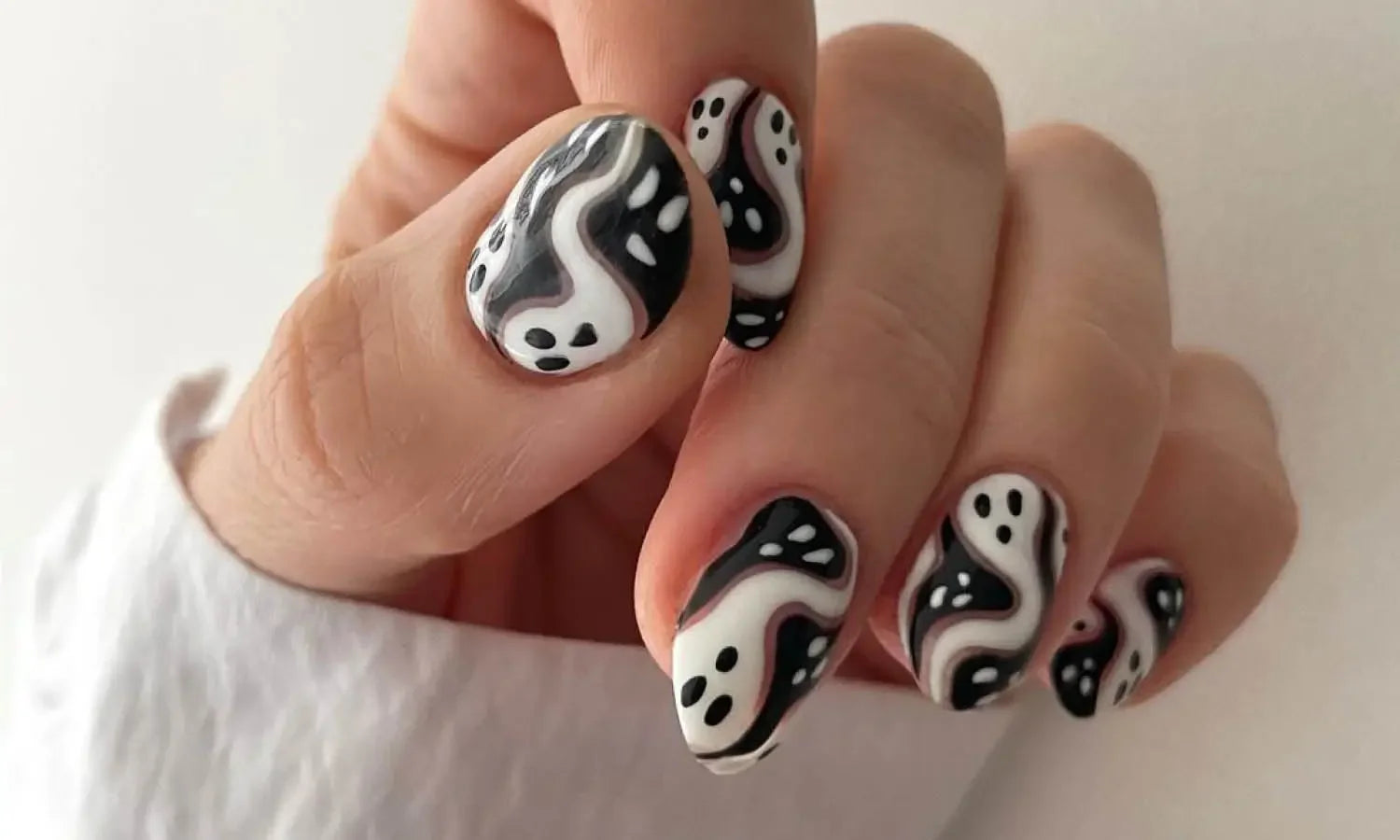 30 Best Swirls Nail Design Ideas You Should Check