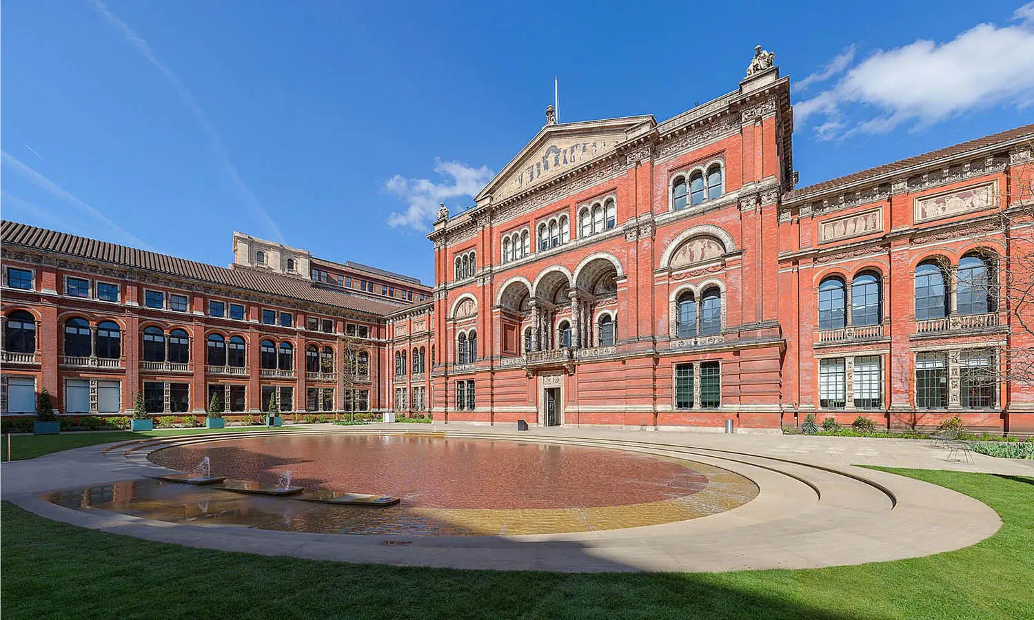 Victoria and Albert Museum (V&A), London | Art Museum Guide