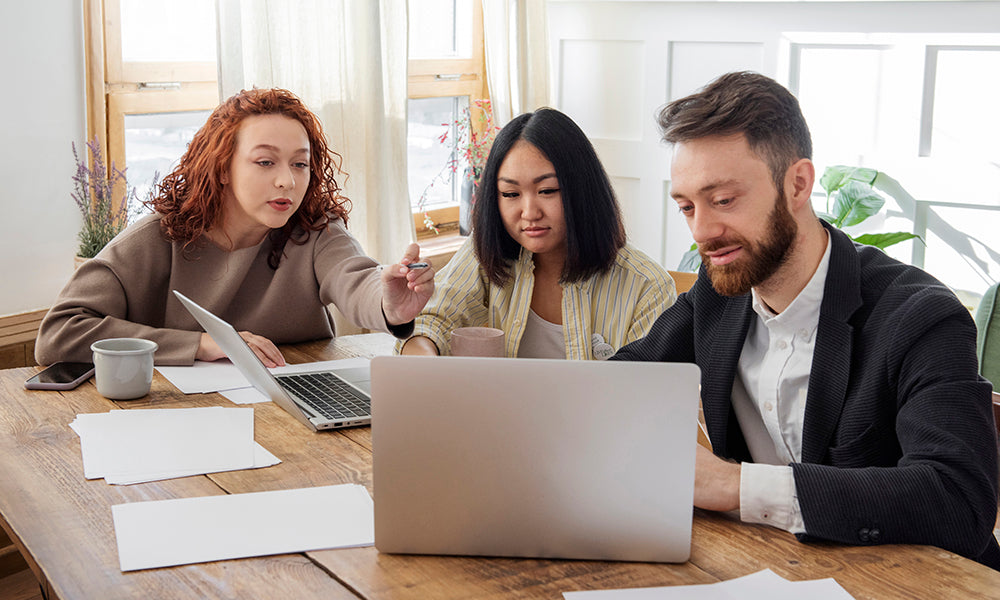 How Compliance LMS Simplifies Training for High-Risk Workflows?